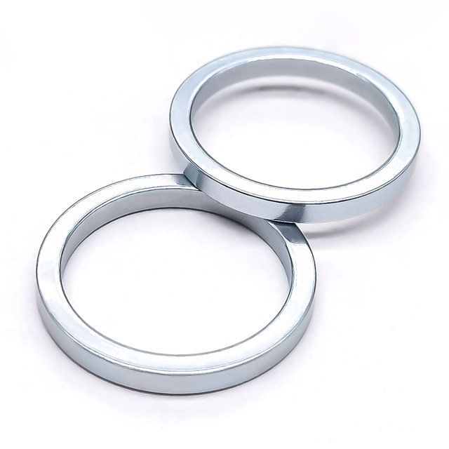 D24 * D20 * 2mm Emballage Costimestic Couvert de zinc N35 Aimant en néodyme résistant aux hautes températures